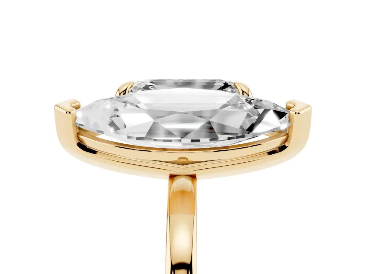 Emerald and Marquise Toi Moi Ring with Prong Setting and Plain Band Yellow gold