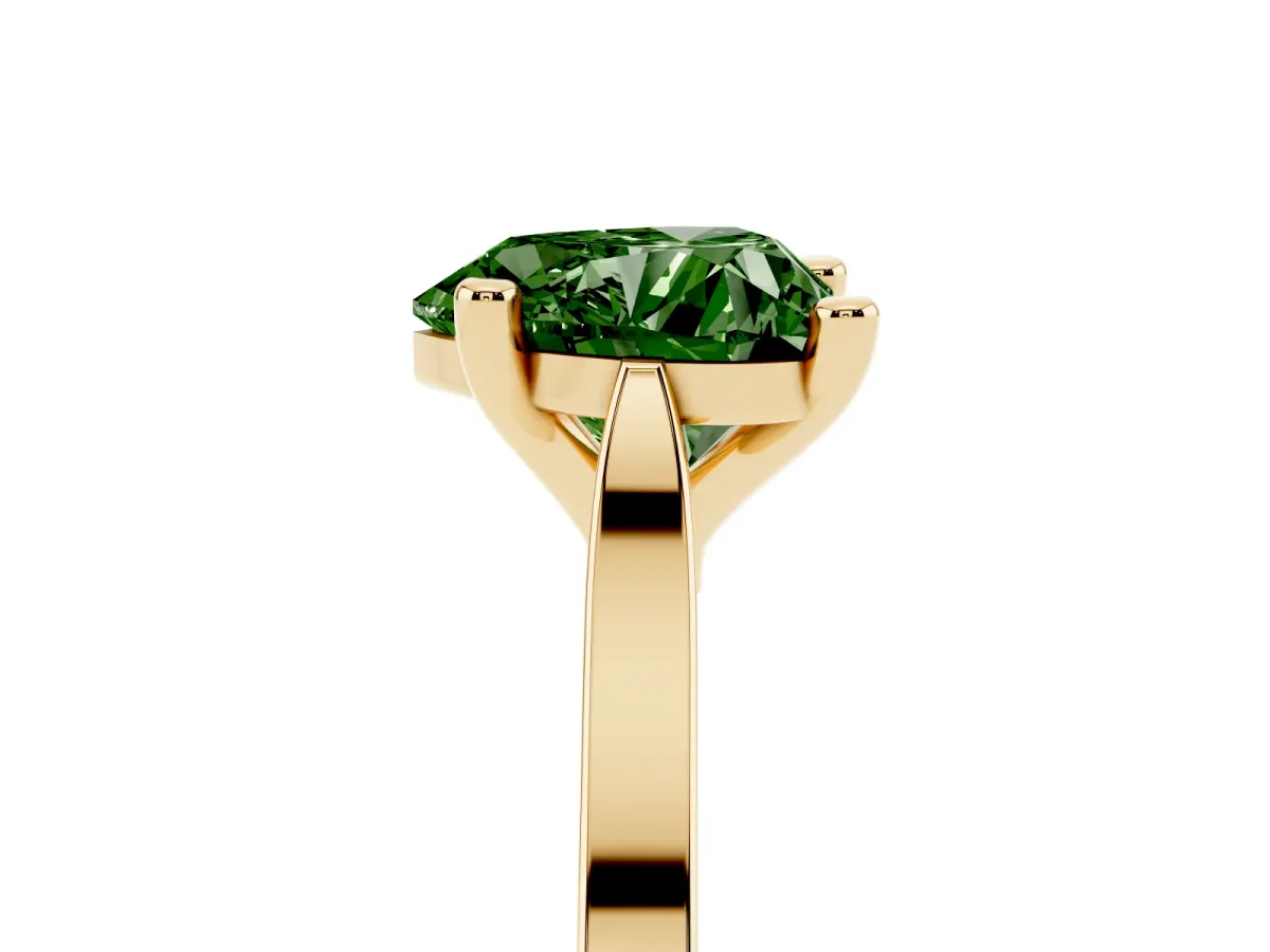Fancy Green Heart Cut Solitaire Diamond Ring with Four-Prong Setting and Tapered Band Yellow gold