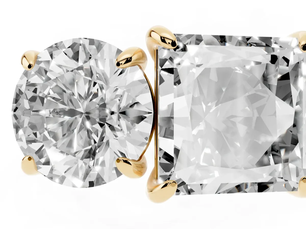 Round and Princess Toi Moi Ring with Prong Setting and Plain Band Yellow gold