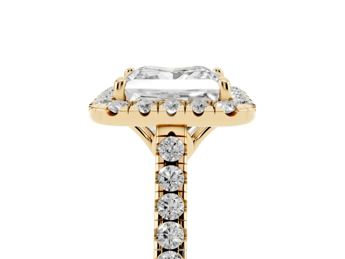 Princess Cut Halo Pavé Diamond Engagement Ring with Four-Prong Setting Yellow gold