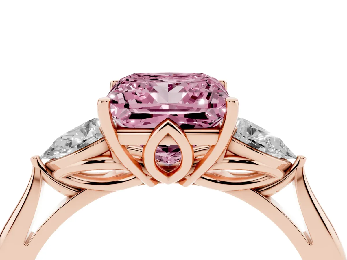 Fancy Pink Three-Stone Princess Cut Brilliant Diamond Solitaire Ring with Tapered Band and Four-Prong Setting Rose gold