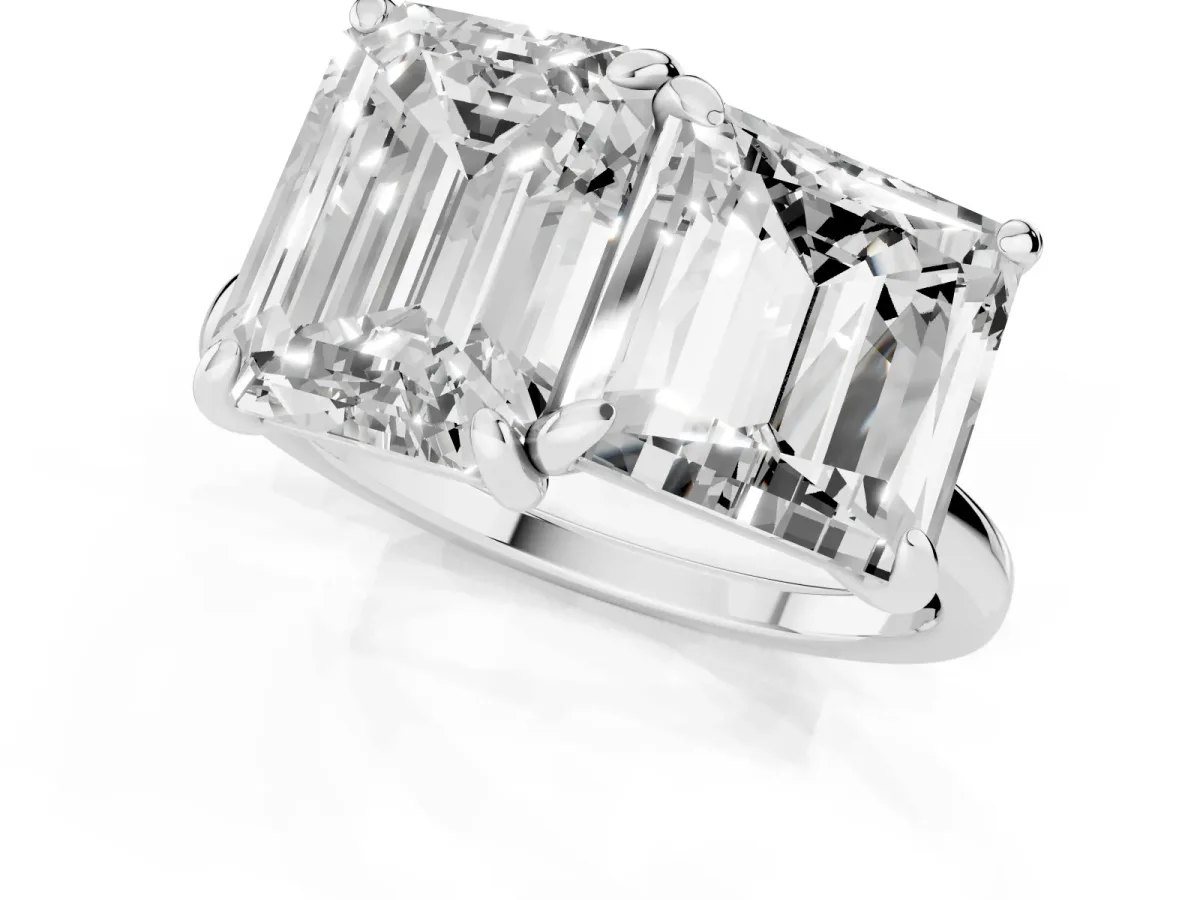 Emerald and Princess Toi Moi Ring with Prong Setting and Plain Band Platinum