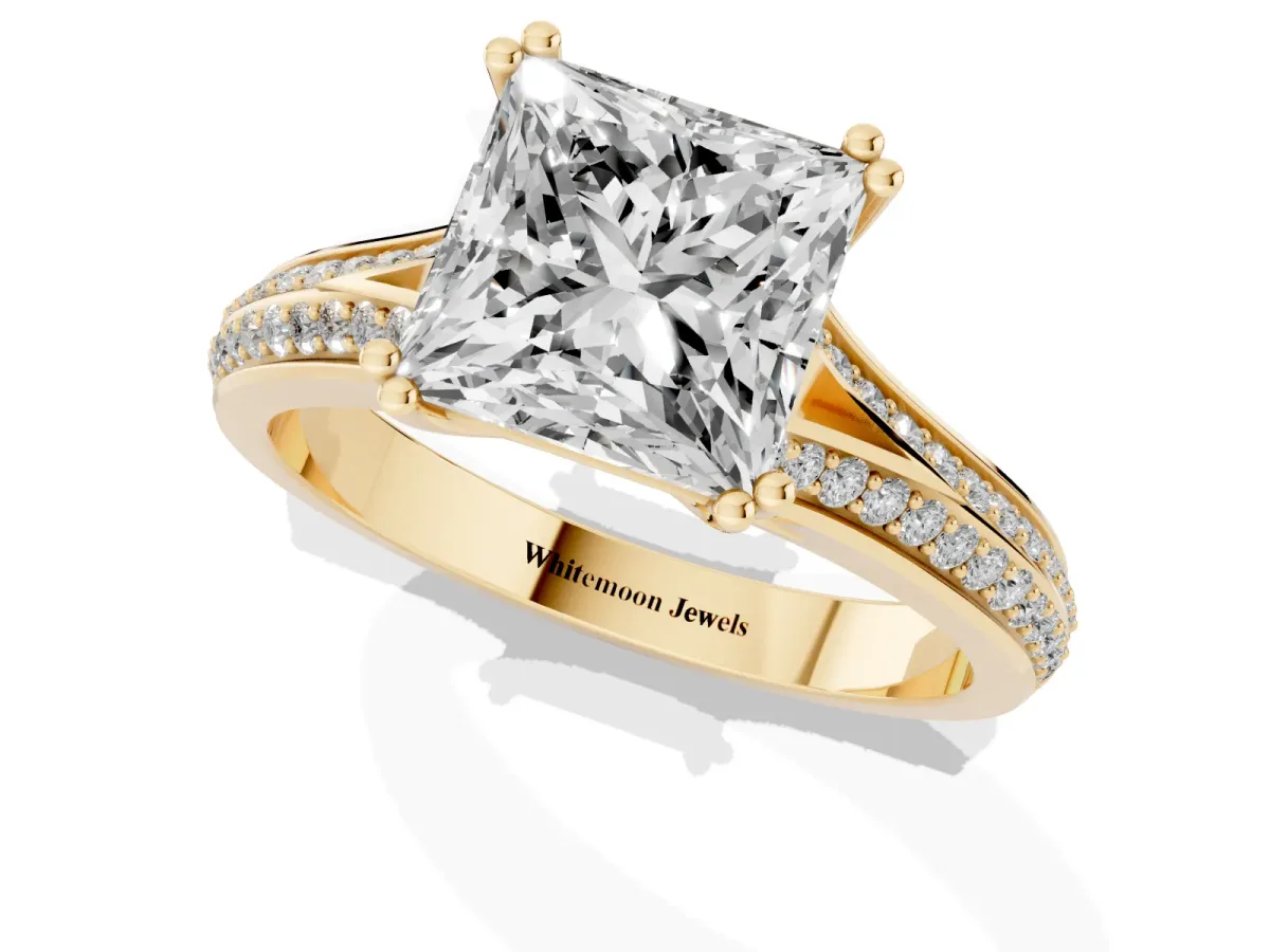 Princess Cut Diamond Split Shank Engagement Ring with Pavé Band Yellow gold