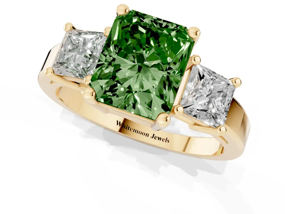 Fancy Green Three-Stone Radiant Cut Cut Solitaire Ring with Prong Setting Yellow gold