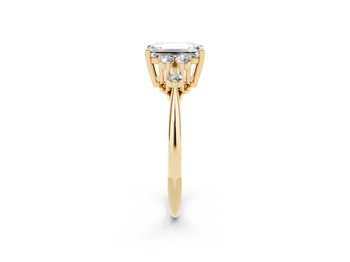 Emerald Cut Cut Diamond Cluster Ring with Solitaire Band and Four-Prong Setting Yellow gold