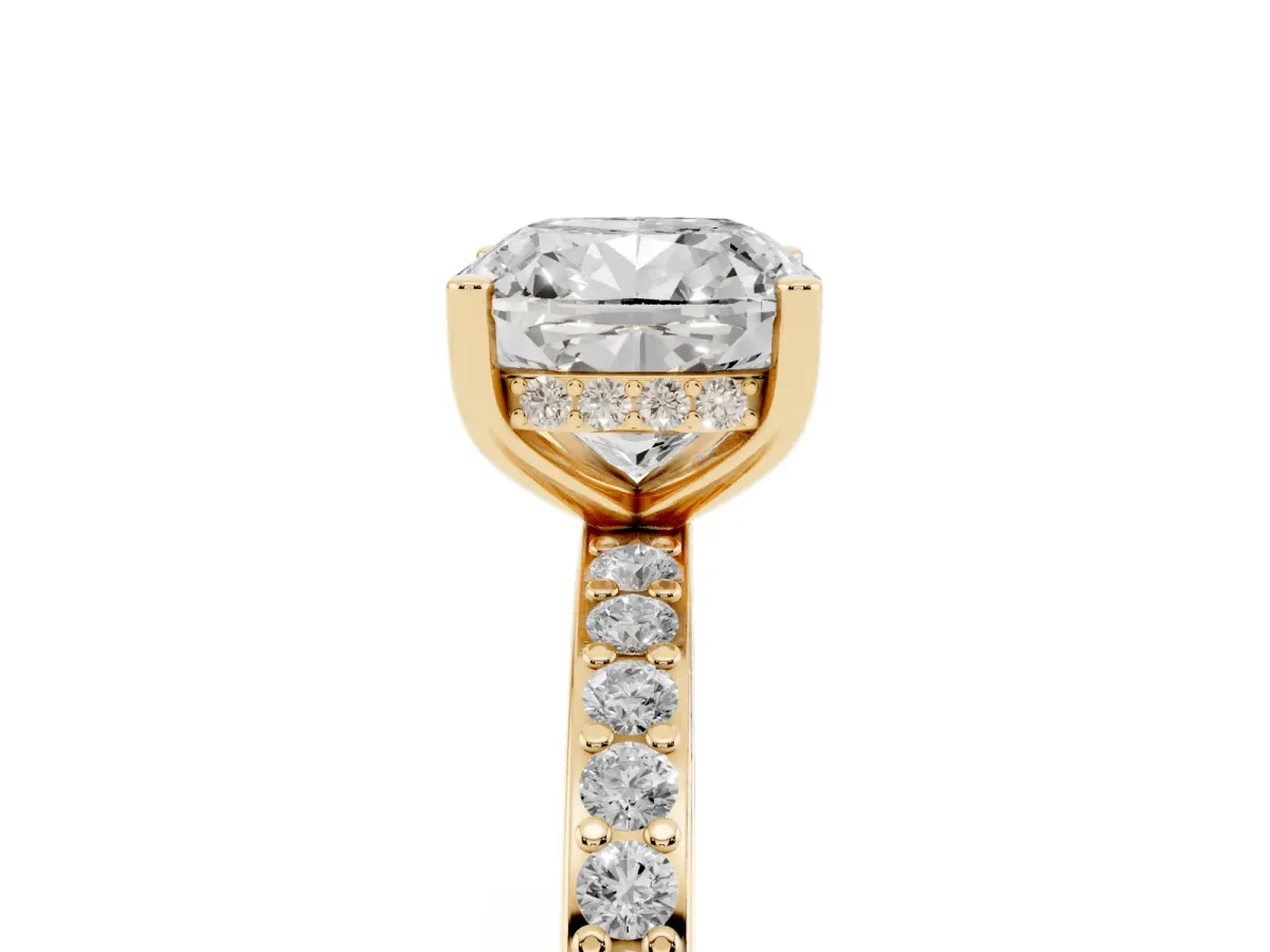 Cushion Cut Cut Diamond Pavé Band Ring with Four-Prong Setting Yellow gold
