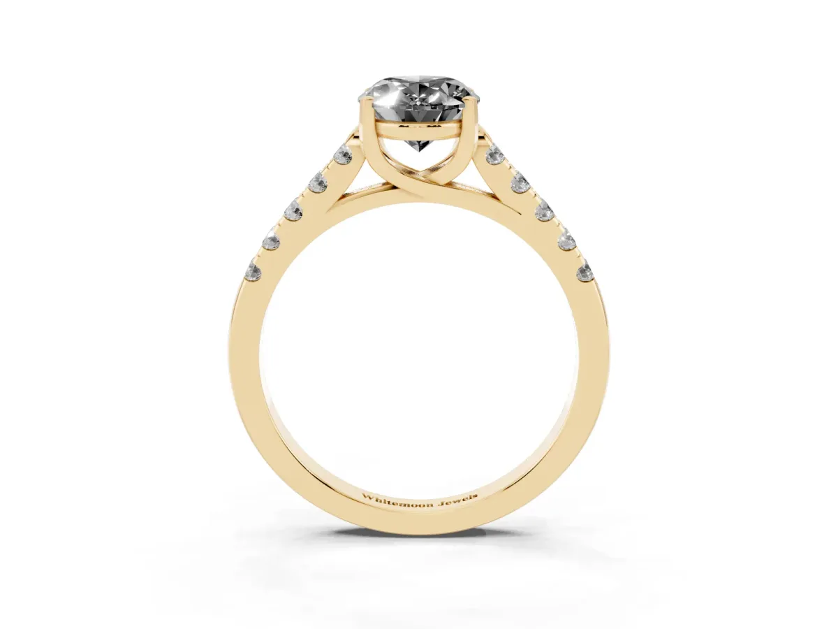 Fancy Black Oval Cut Diamond Pavé Band Solitaire Ring with Prong Setting Yellow gold