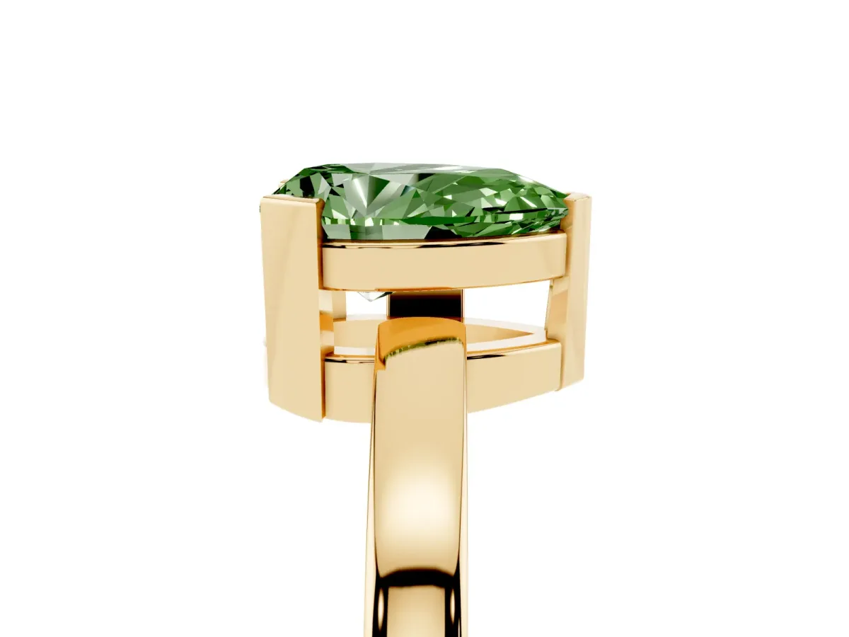 Fancy Green Pear Cut Cut Solitaire Ring with Four-Prong Setting and Classic Band Yellow gold