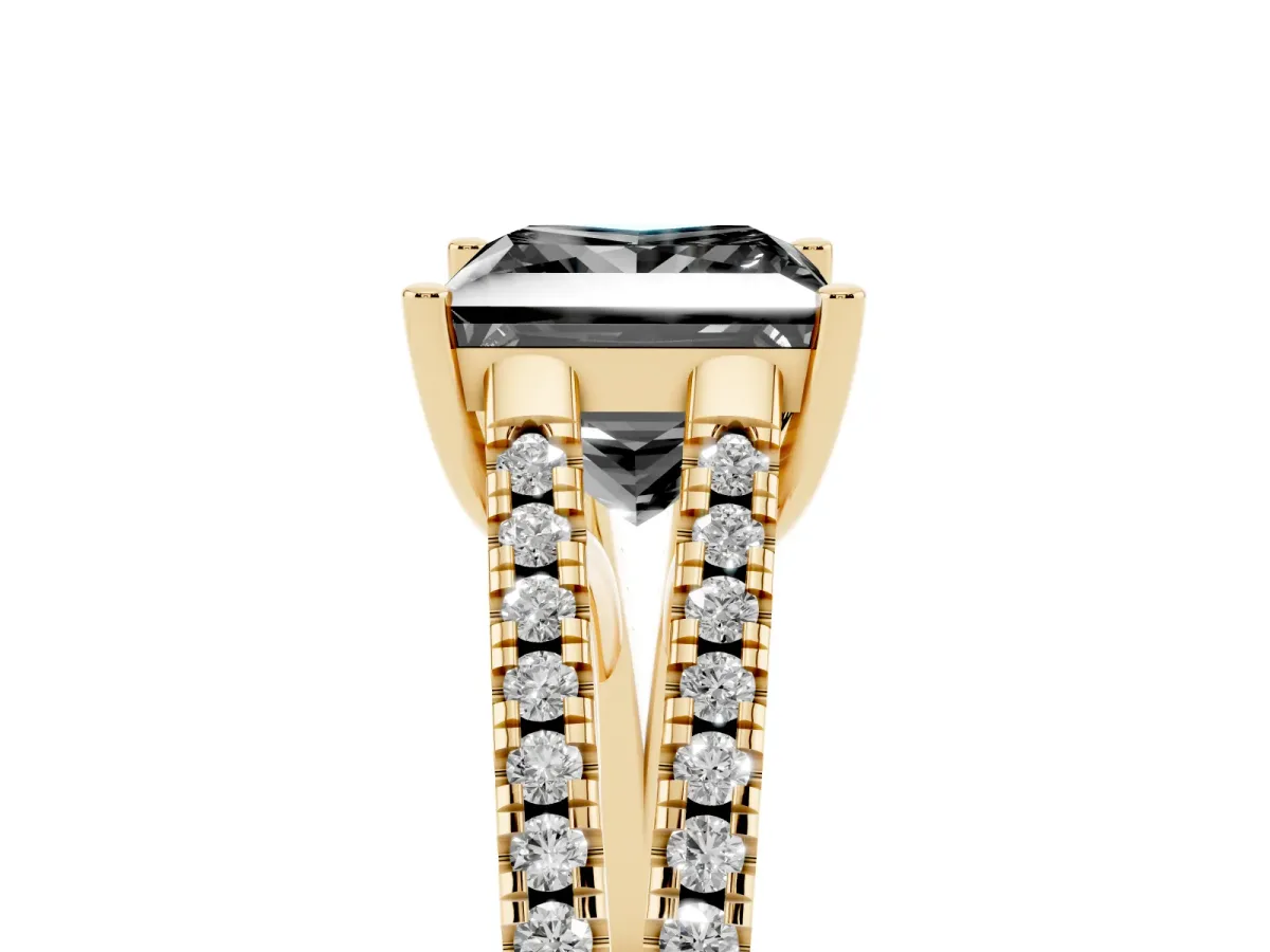 Fancy Black Princess Cut Diamond Solitaire Engagement Ring with Split Shank Pavé Band Yellow gold