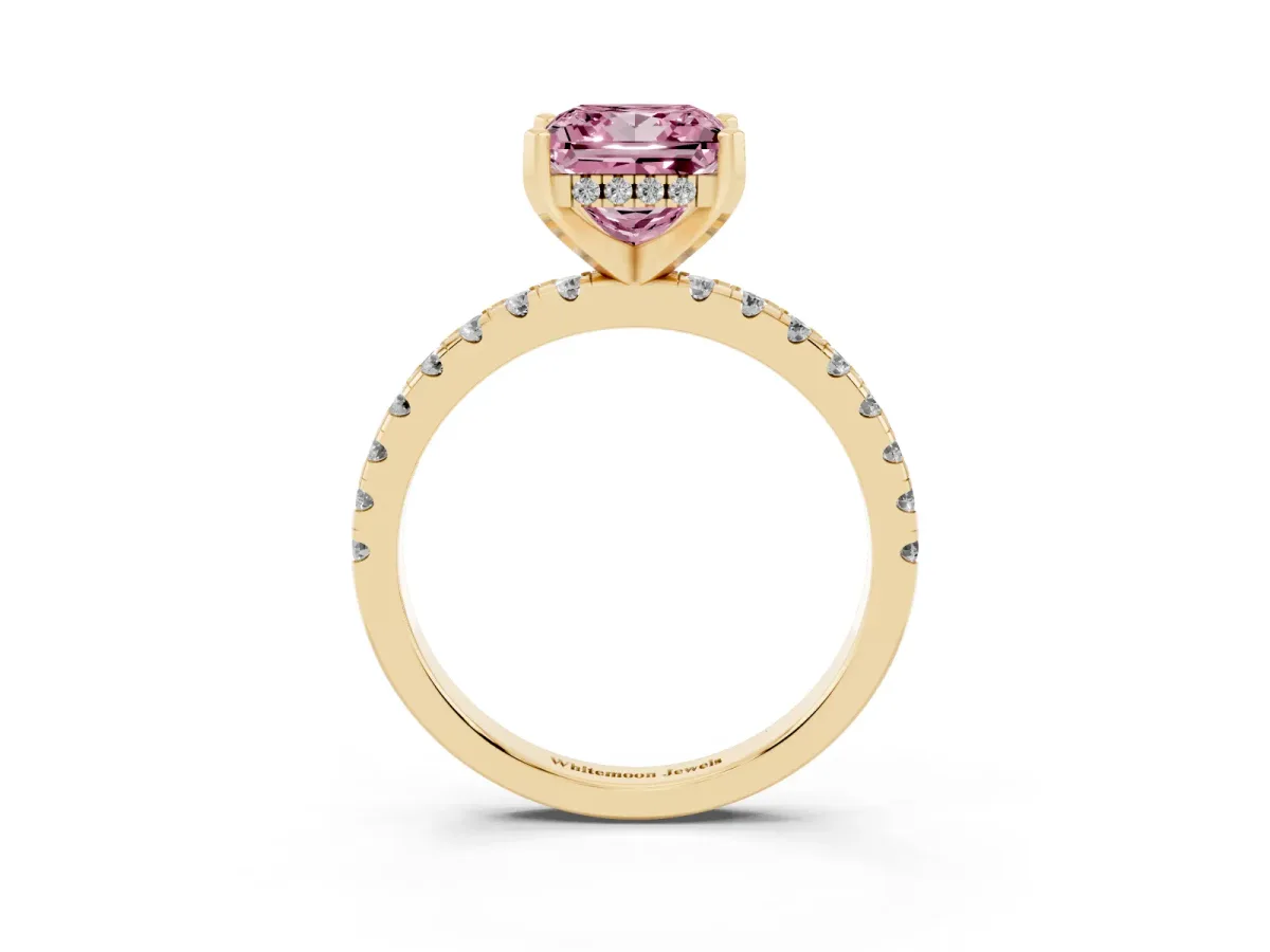 Fancy Pink Princess Cut Diamond Solitaire Ring with Round Pavé Band and Four-Prong Setting Yellow gold