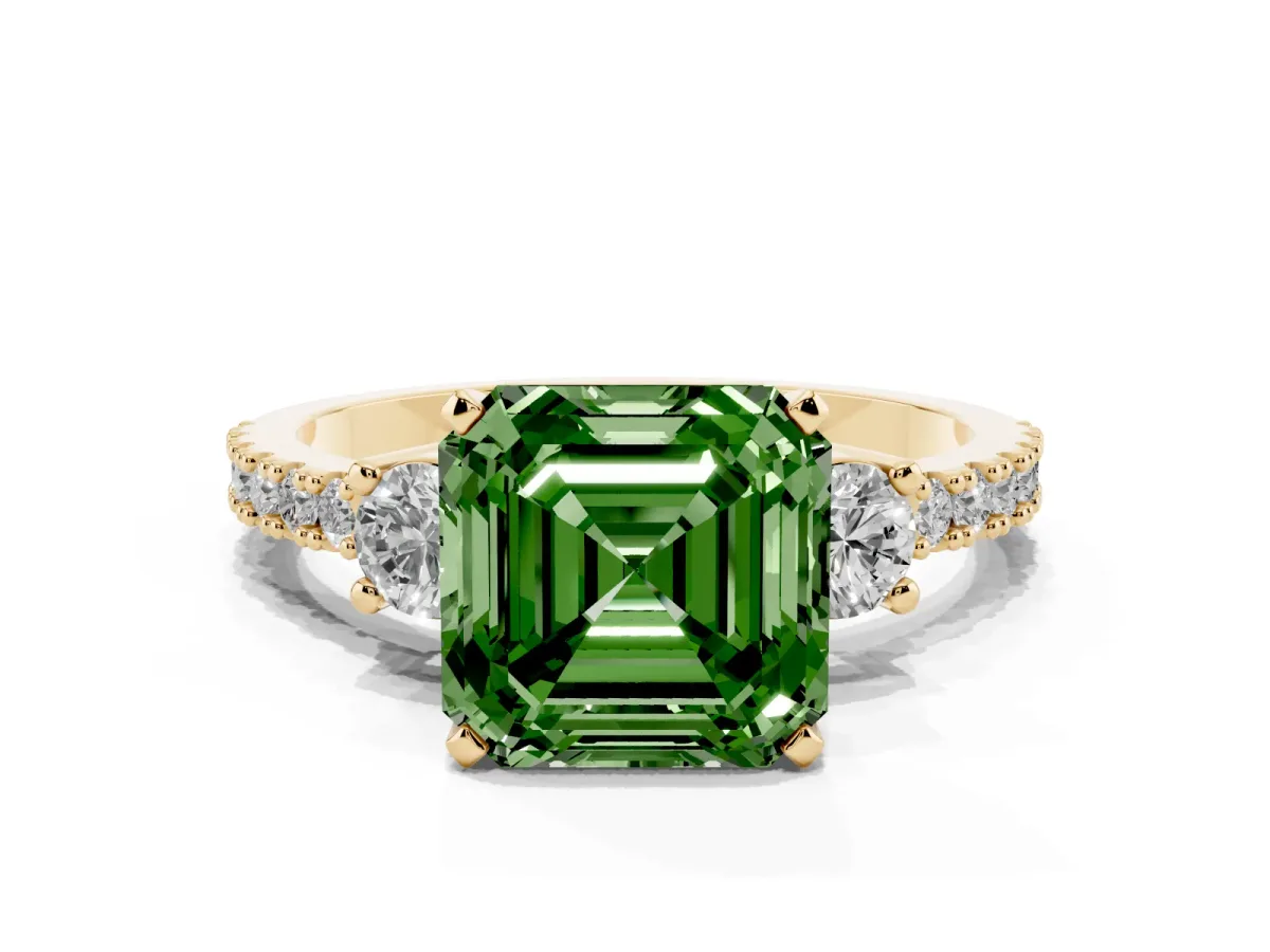 Fancy Green Asscher Cut Three-Stone Diamond Pavé Band with Prong Setting Yellow gold
