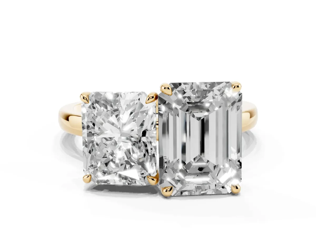 Radiant Cut and Emerald Cut Toi Moi Ring with Prong Setting Yellow gold