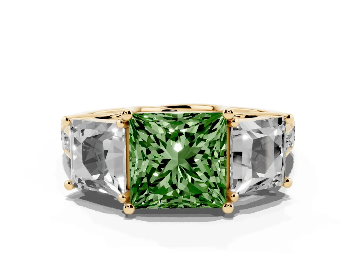 Fancy Green Three-Stone Princess Cut Diamond Pavé Band with Prong Setting Yellow gold