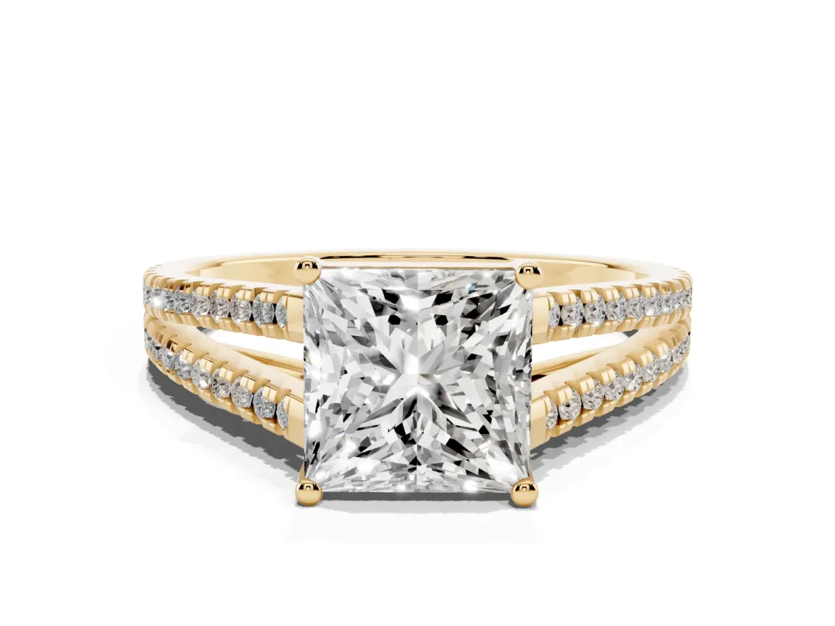 Princess Cut Diamond Solitaire Engagement Ring with Split Shank Pavé Band Yellow gold