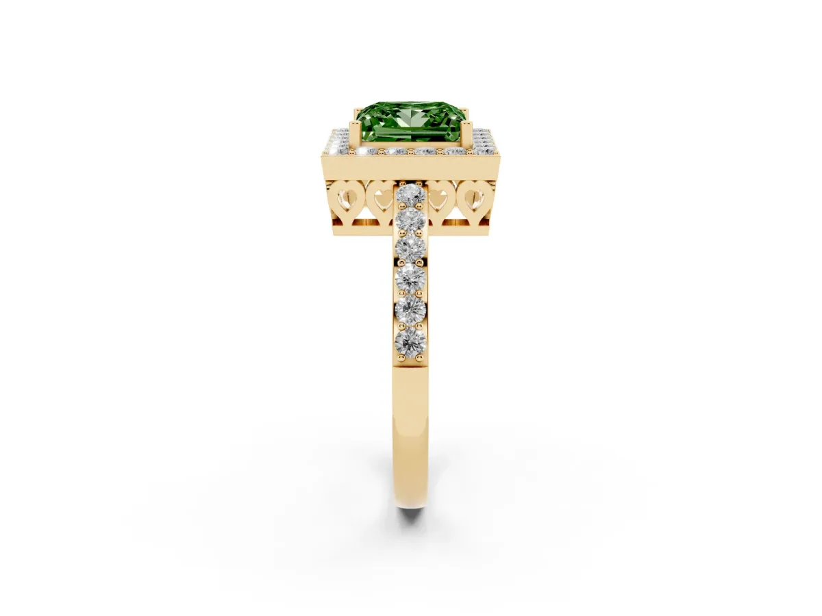 Fancy Green Princess Cut Halo Diamond Pavé Band Ring with Prong Setting Yellow gold