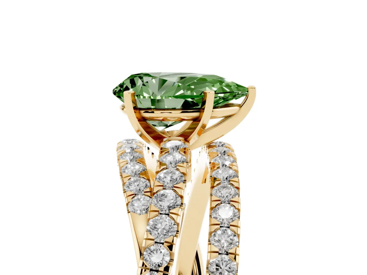 Fancy Green Pear Cut Solitaire Twist Band with Pavé Setting and Four-Prong Setting Yellow gold