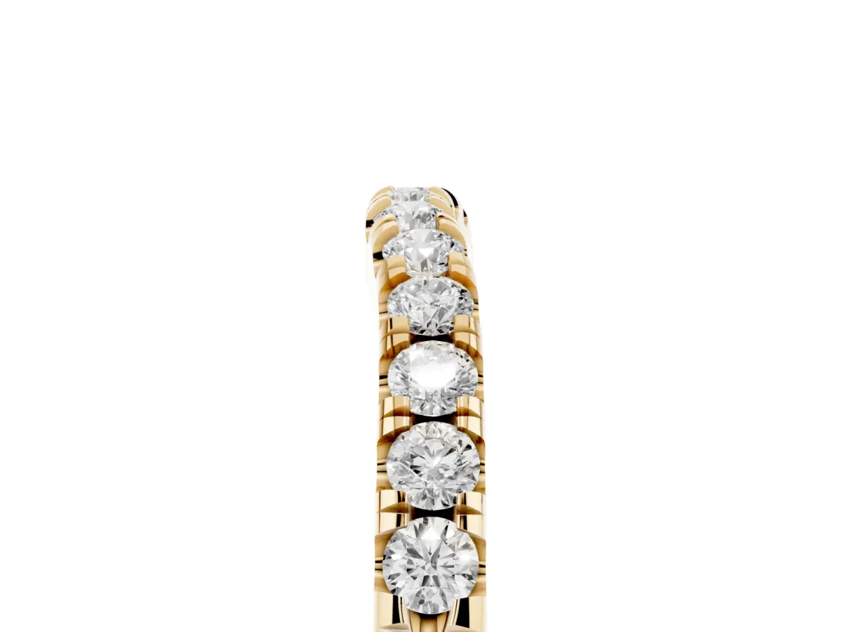 Round Diamond Pavé Curved Eternity Band with Shared Prong Setting Yellow gold