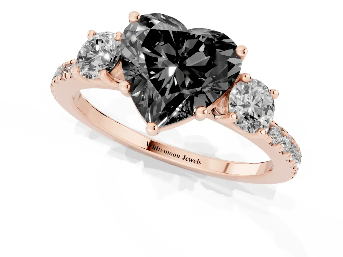 Fancy Black Three-Stone Heart Cut Cut Diamond Pavé Band with Prong Setting Rose gold