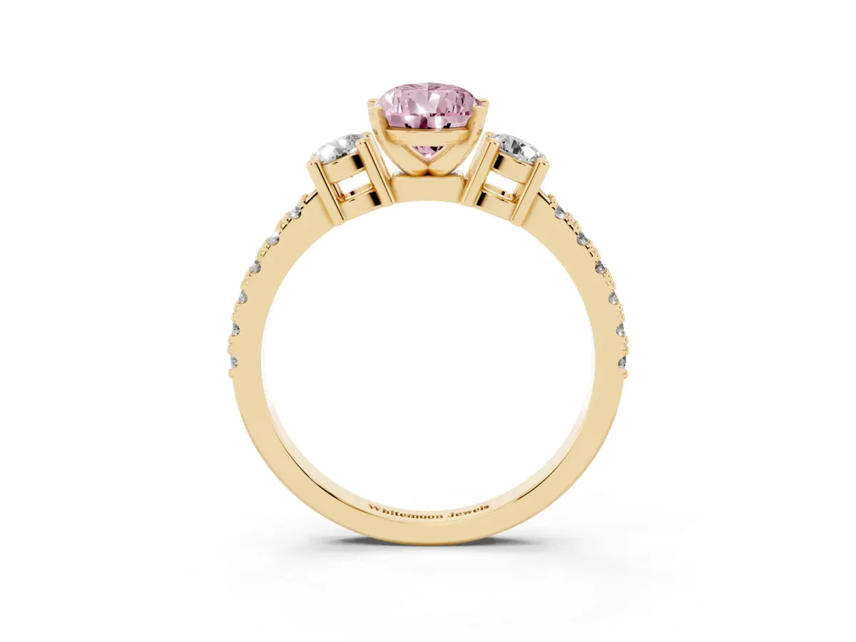 Fancy Pink Pear Cut Three-Stone Diamond Pavé Band with Prong Setting Yellow gold
