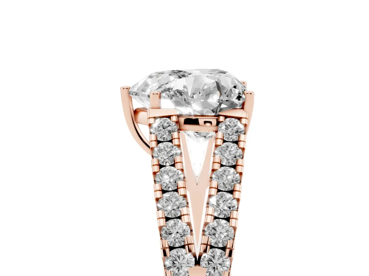Heart Cut Diamond Split Shank Pavé Engagement Ring with Four-Prong Setting Rose gold