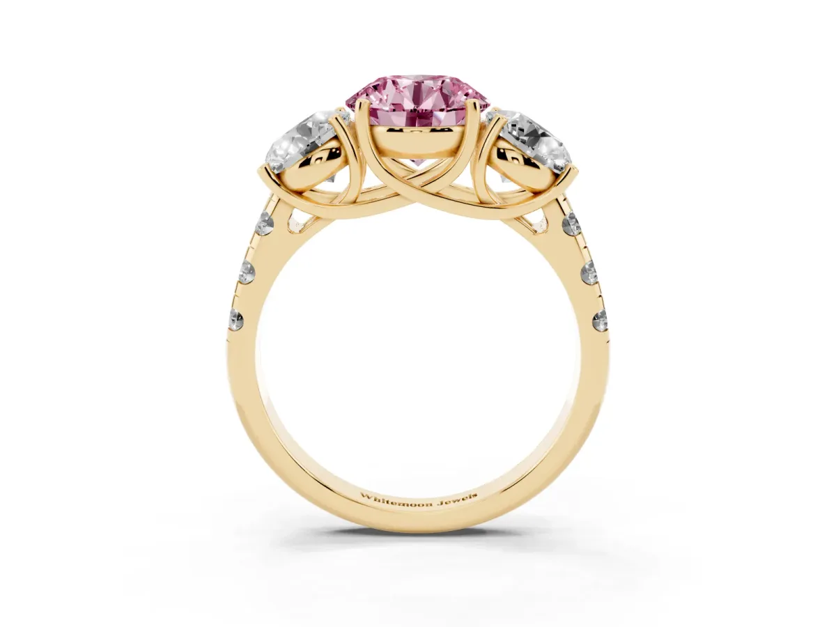 Fancy Pink Three-Stone Round Cut Diamond Pavé Band with Prong Setting Yellow gold