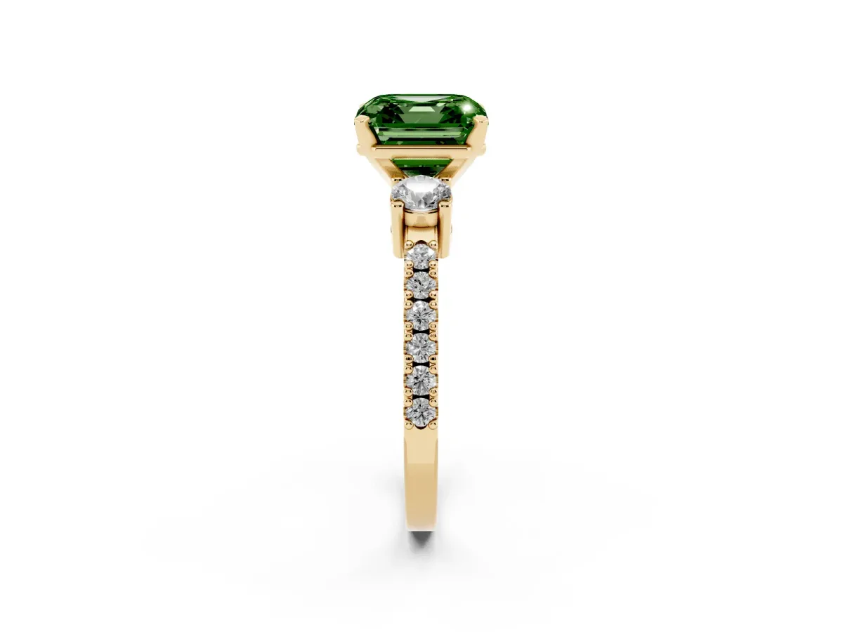 Fancy Green Asscher Cut Three-Stone Diamond Pavé Band with Prong Setting Yellow gold