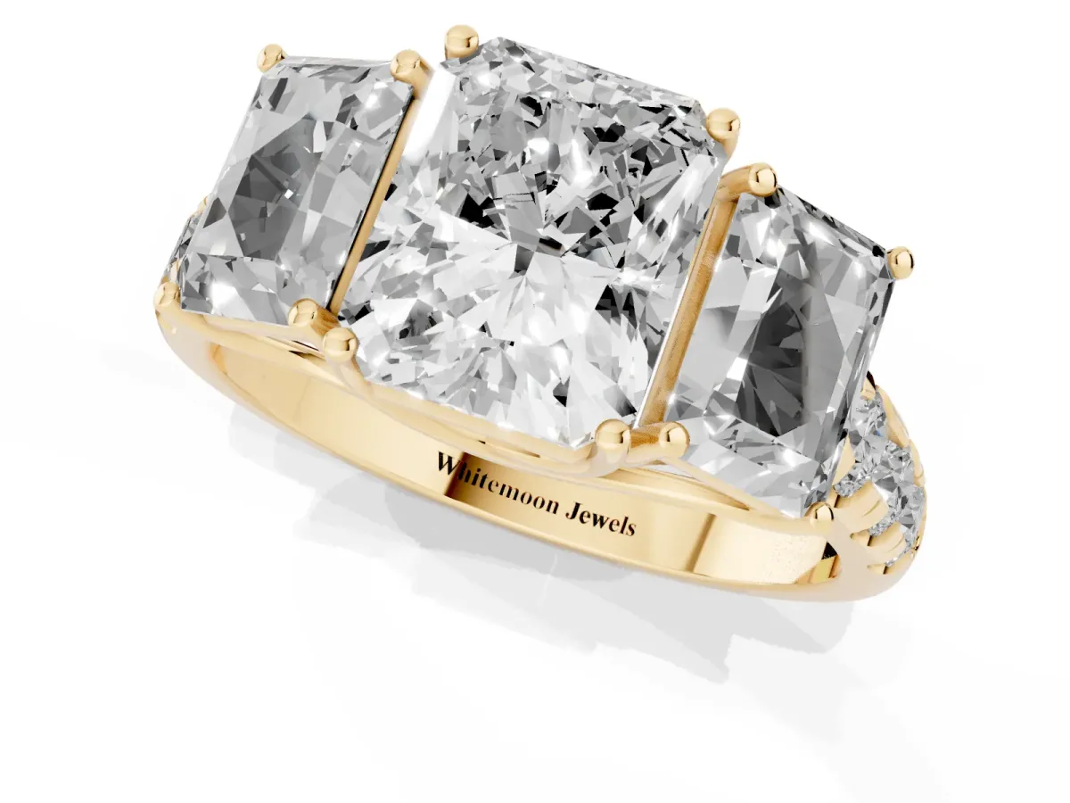 Three-Stone Radiant Cut Diamond Pavé Band with Prong Setting Yellow gold