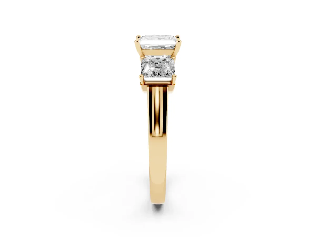 Three-Stone Princess Cut Brilliant Diamond Trellis Ring with Comfort Fit Band Yellow gold