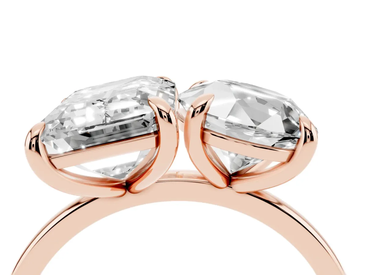 Round and Emerald Toi Moi Ring with Prong Setting and Plain Band Rose gold