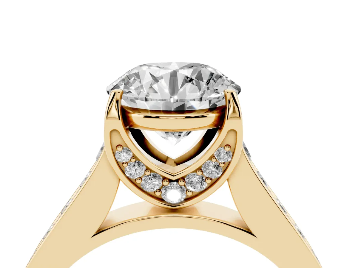 Round Cut Brilliant Cut Diamond Engagement Ring with Pavé Band and Four-Prong Setting Yellow gold