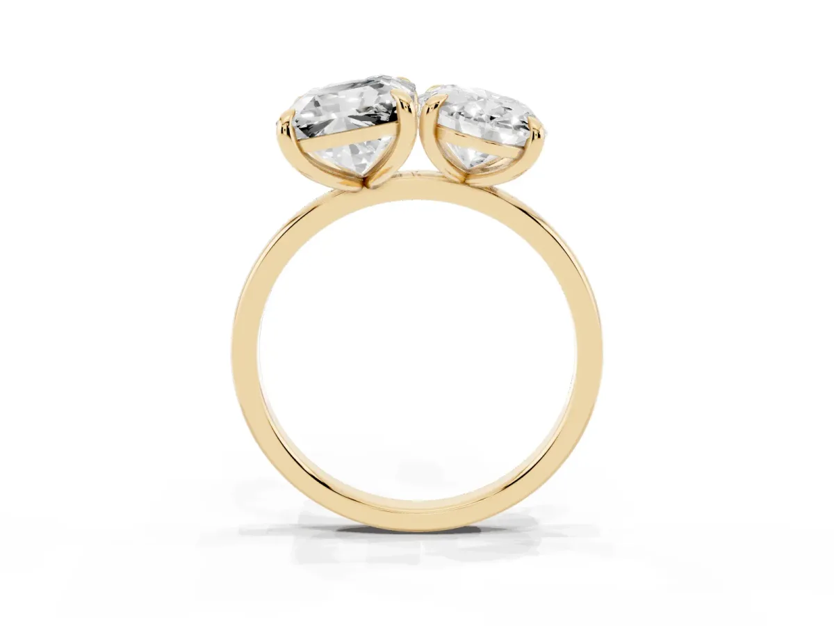 Oval and Emerald Toi Moi Ring with Prong Setting and Plain Band Yellow gold