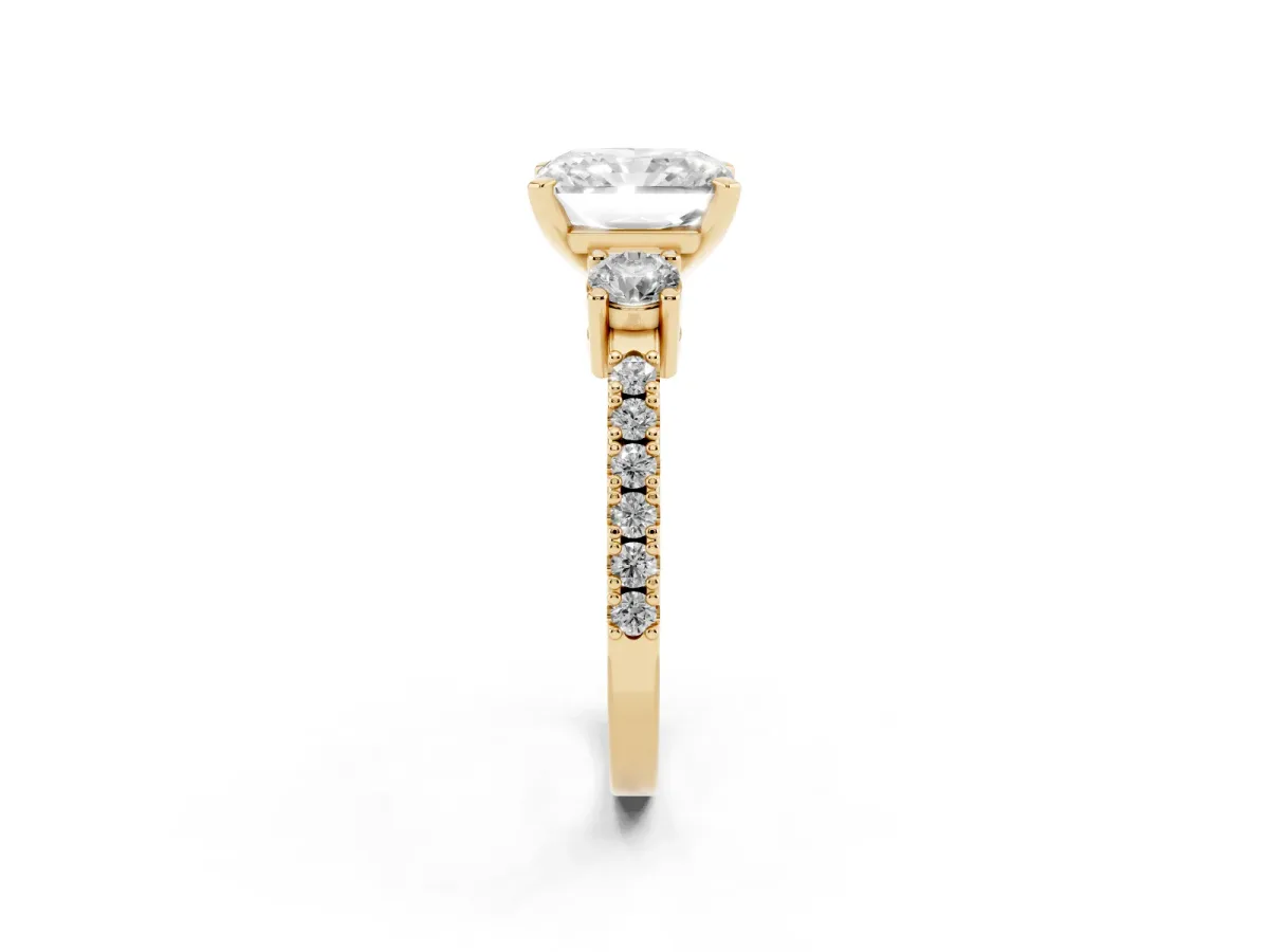 Radiant Cut Three-Stone Diamond Pavé Band with Prong Setting Yellow gold