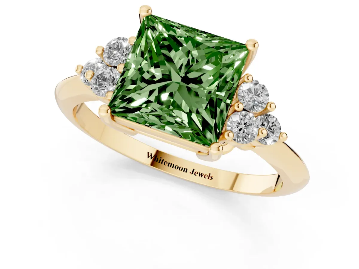 Fancy Green Princess Cut Cut Diamond Cluster Ring with Solitaire Band and Four-Prong Setting Yellow gold