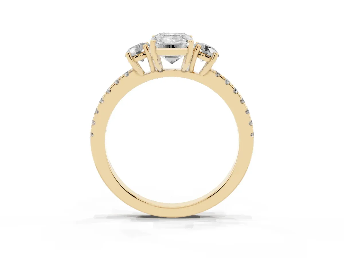 Three-Stone Emerald Cut Cut Diamond Pavé Band with Prong Setting Yellow gold