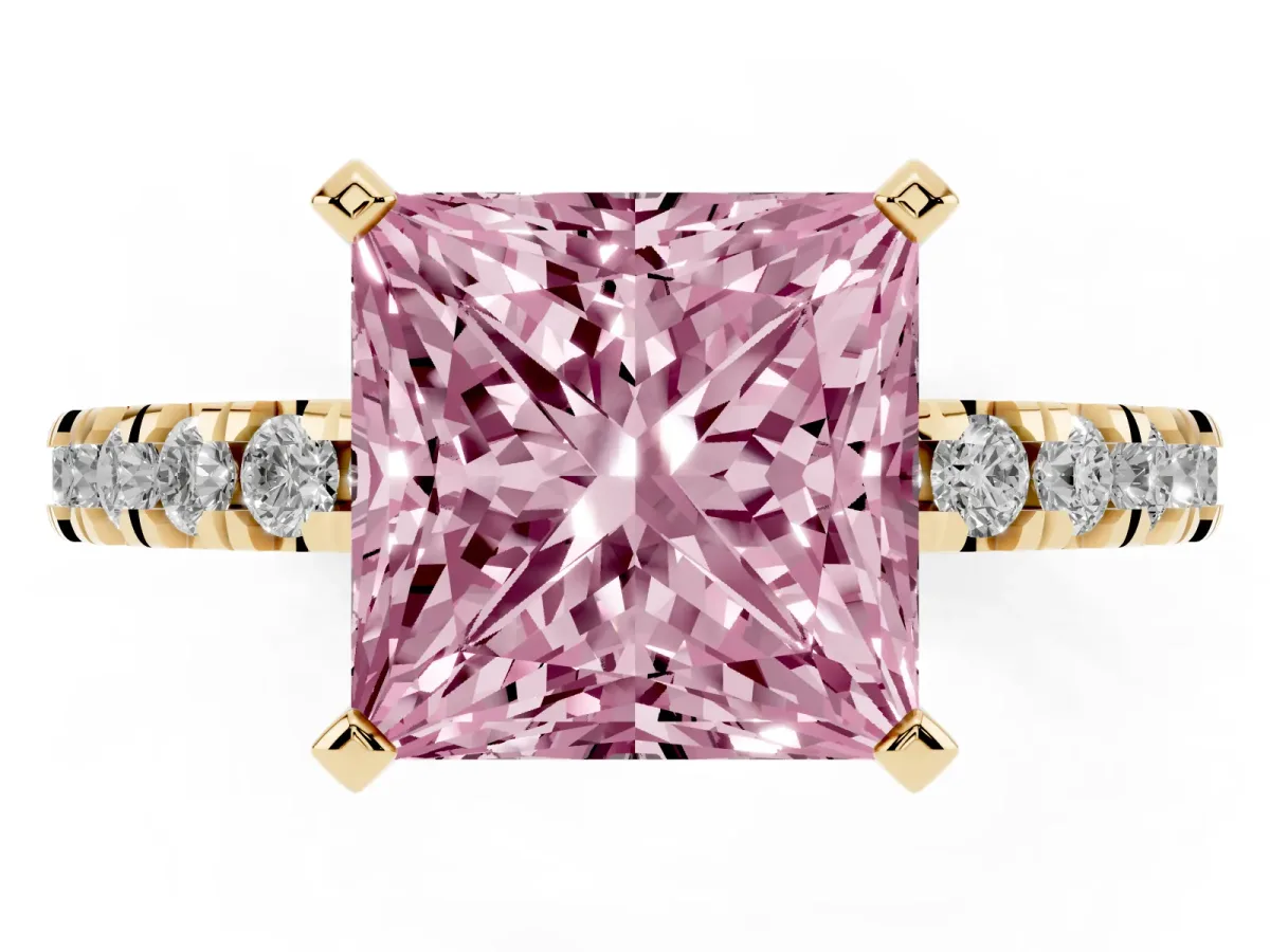 Fancy Pink Princess Cut Diamond Pavé Band Solitaire with Four-Prong Setting Yellow gold