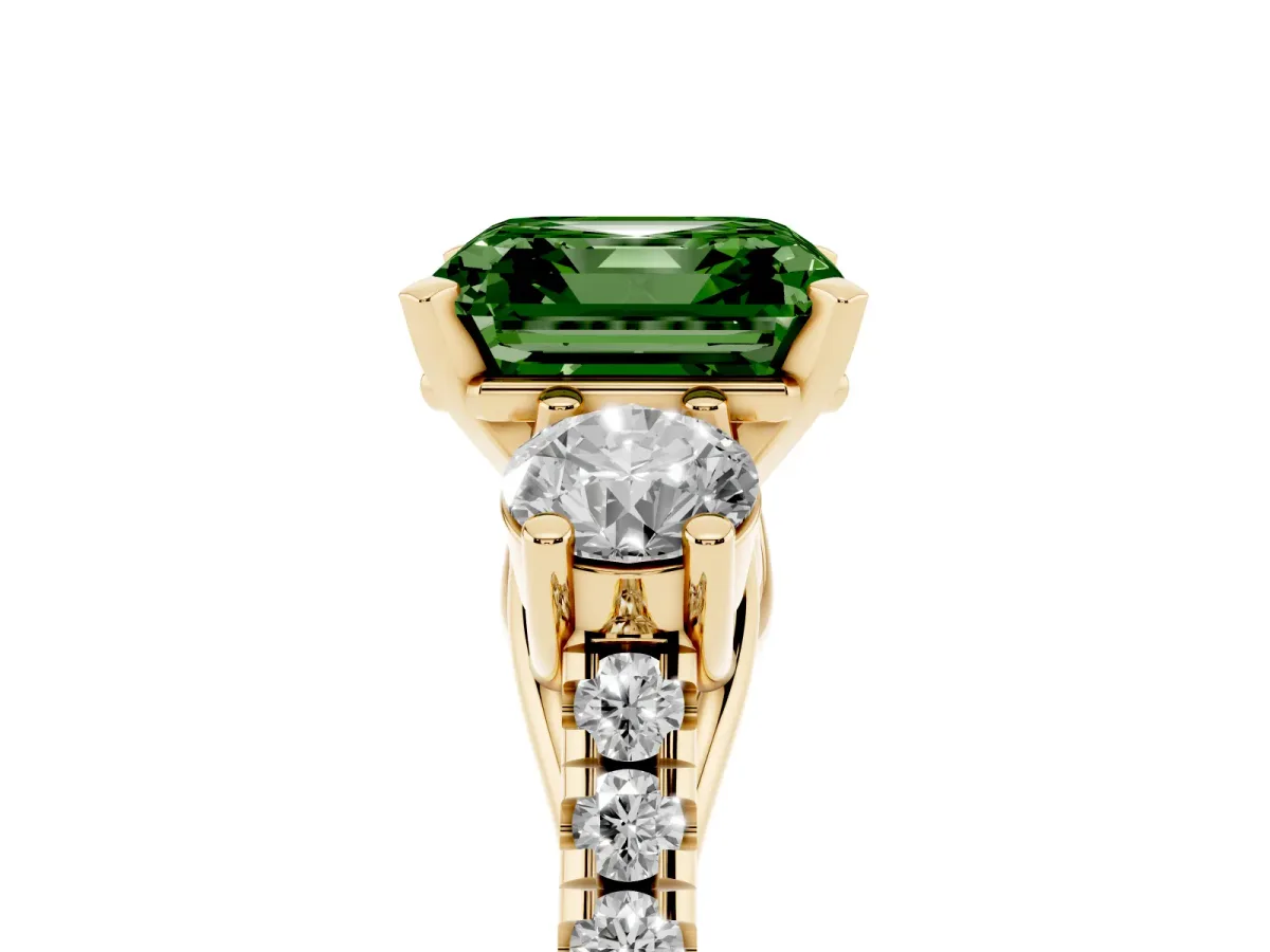 Fancy Green Three-Stone Asscher Cut Diamond Pavé Band with Four-Prong Setting Yellow gold