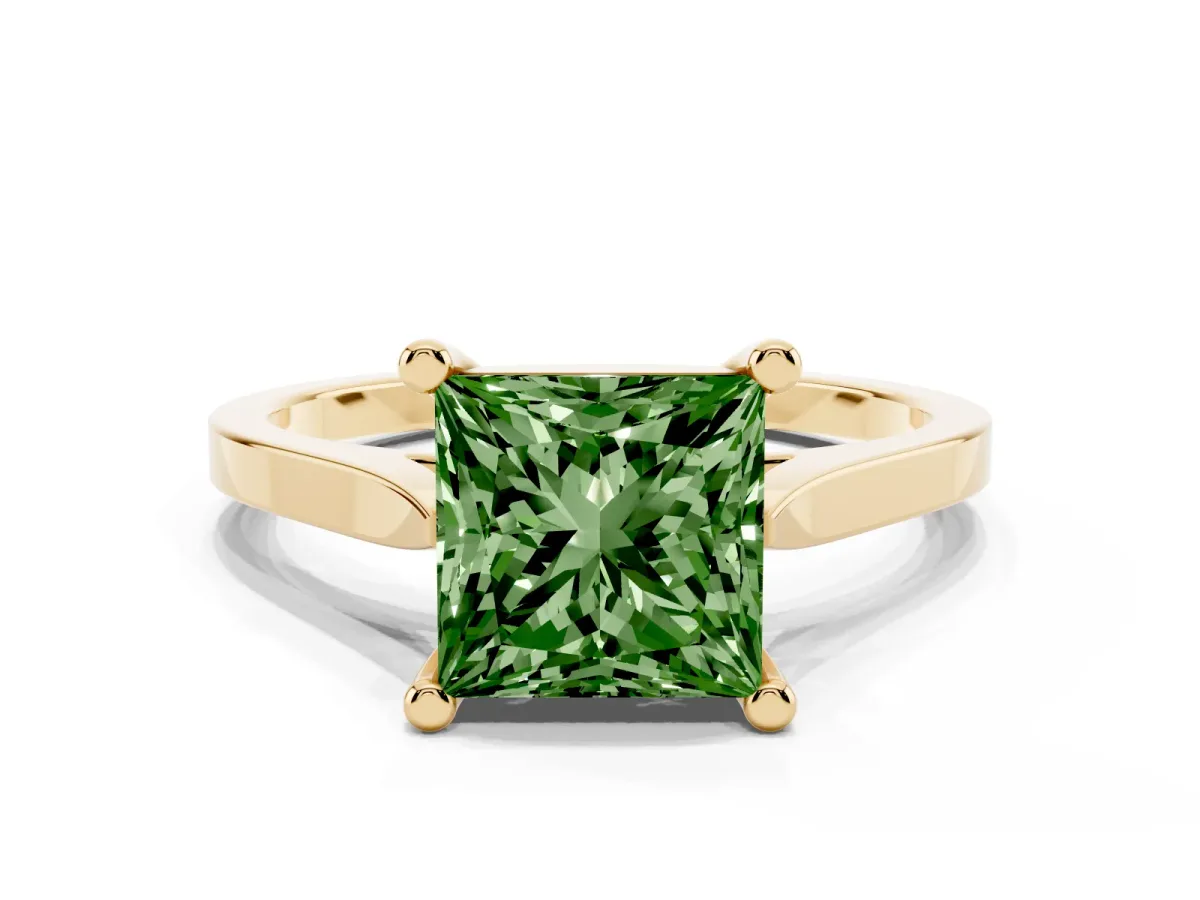 Fancy Green Princess Cut Solitaire Diamond Ring with Four-Prong Setting and Tapered Band Yellow gold