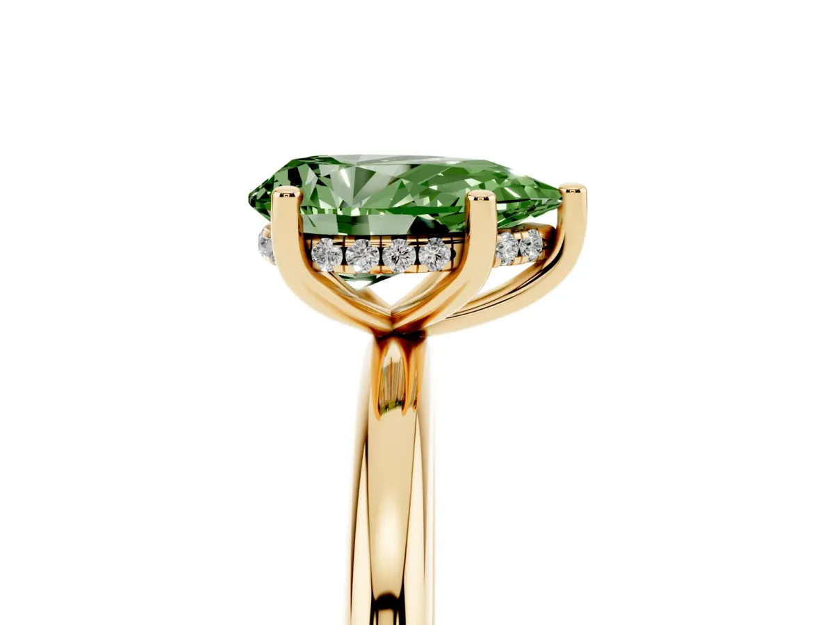 Fancy Green Pear Cut Cut Solitaire Engagement Ring with Four-Prong Setting and Classic Band Yellow gold