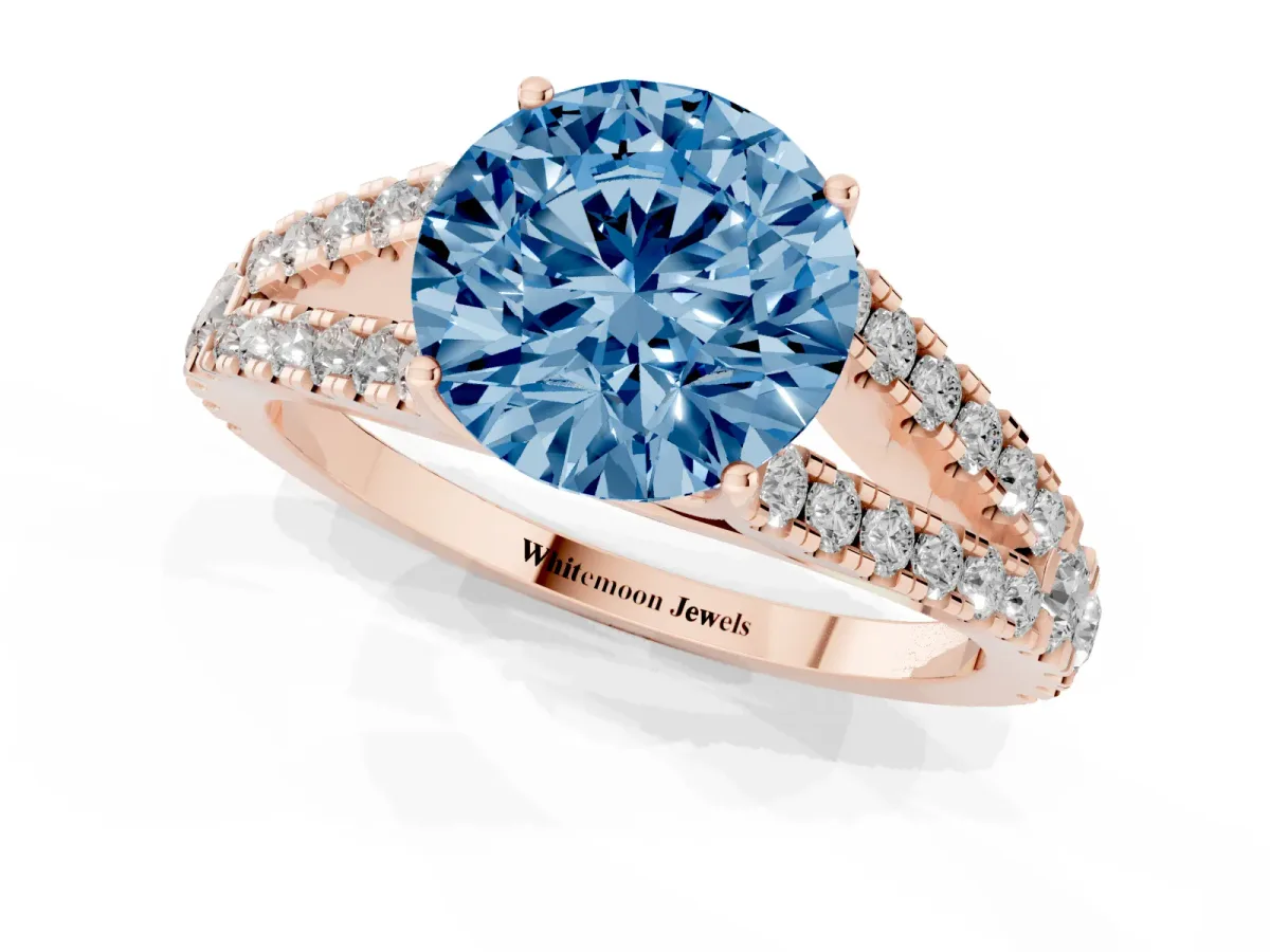 Fancy Blue Round Cut Diamond Split Shank Pavé Engagement Ring with Four-Prong Setting Rose gold