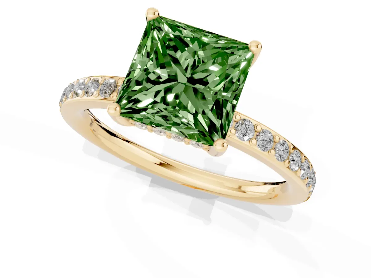 Fancy Green Princess Cut Cut Diamond Pavé Band Ring with Four-Prong Setting Yellow gold