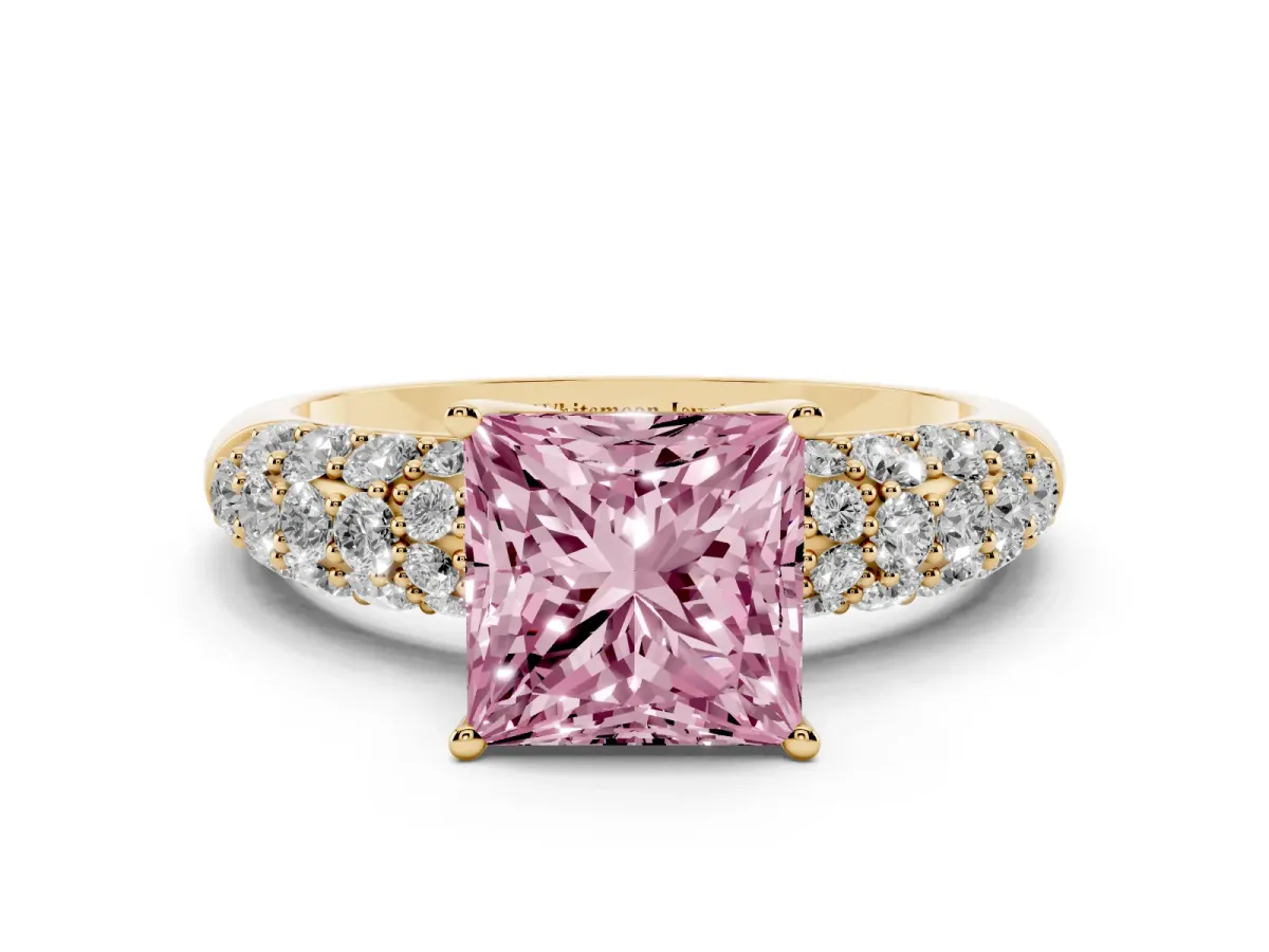 Fancy Pink Princess Cut Diamond Pavé Band Solitaire Ring with Four-Prong Setting Yellow gold