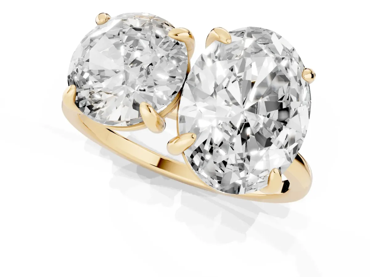 Round and Oval Toi Moi Ring with Prong Setting and Plain Band Yellow gold