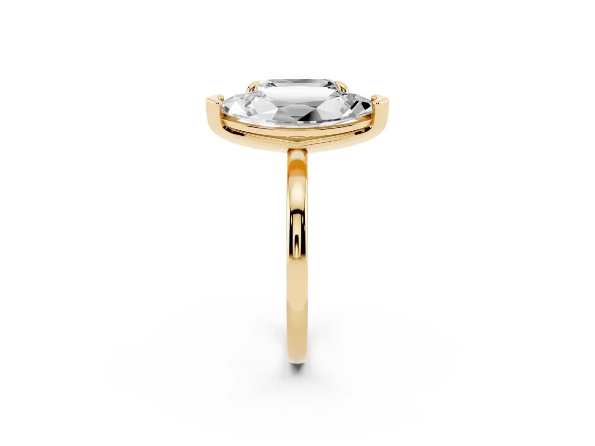 Emerald and Marquise Toi Moi Ring with Prong Setting and Plain Band Yellow gold
