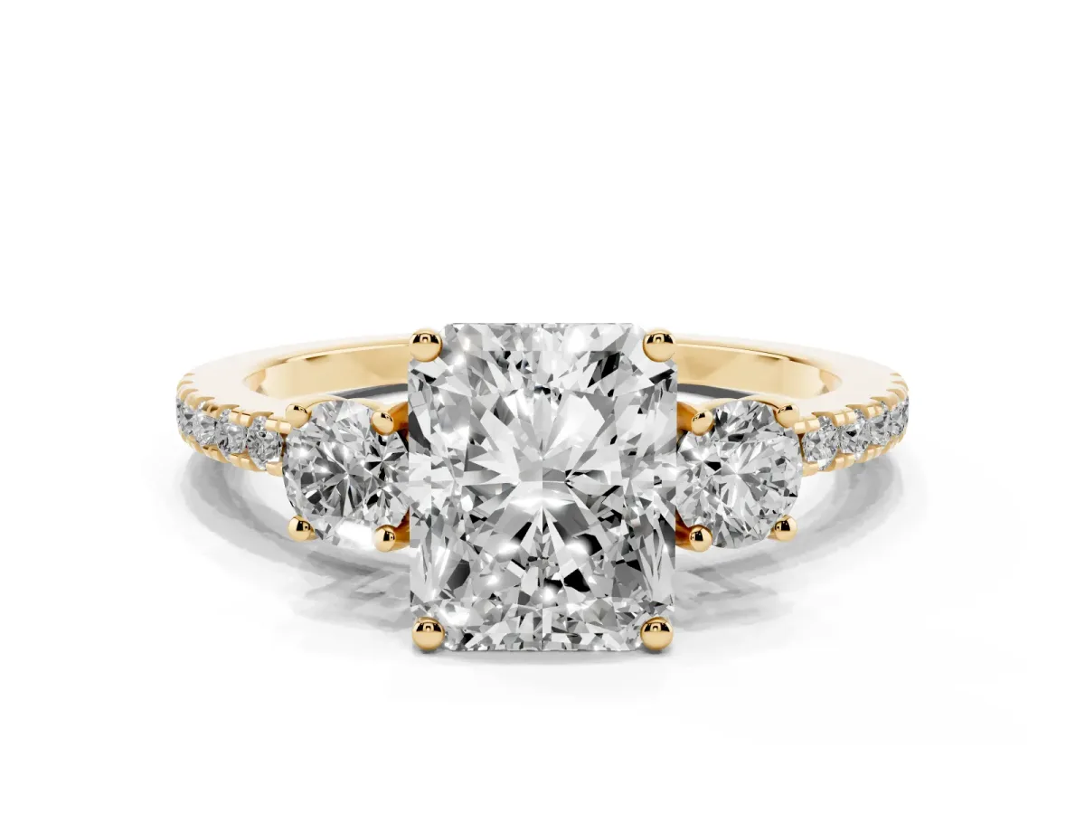 Three-Stone Radiant Cut Cut Diamond Pavé Band with Prong Setting Yellow gold