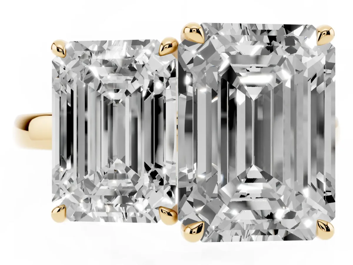 Emerald Cut and Emerald Cut Toi Moi Ring with Prong Setting Yellow gold