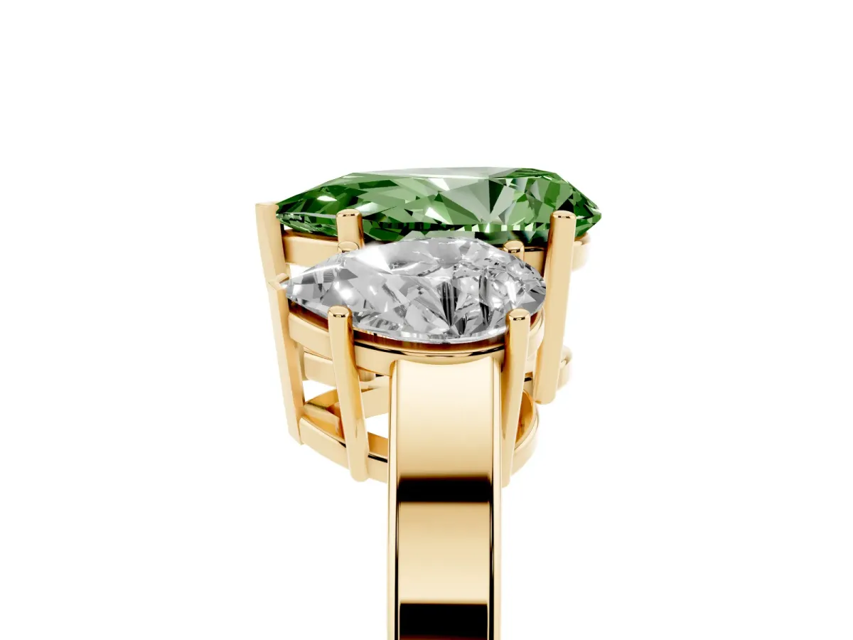 Fancy Green Three-Stone Pear Cut Cut Diamond Engagement Ring with Flat Band and Four-Prong Setting Yellow gold