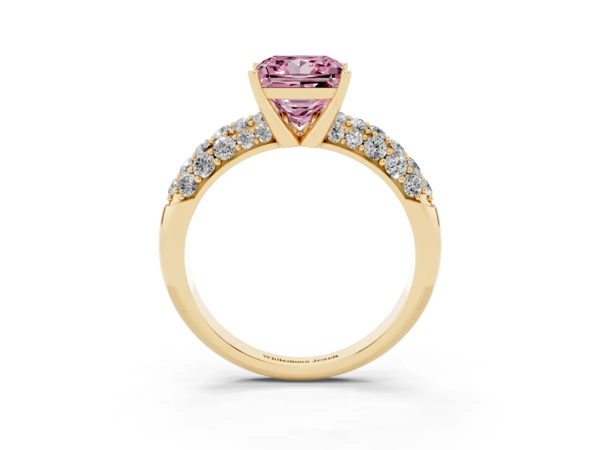 Fancy Pink Princess Cut Diamond Pavé Band Solitaire Ring with Four-Prong Setting Yellow gold