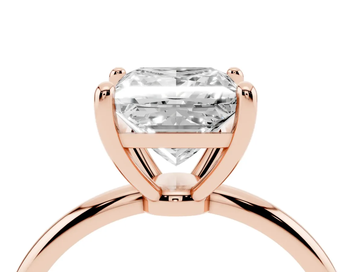 Princess Cut Solitaire Diamond Ring with 4-Prong Setting on a Classic Band Rose gold