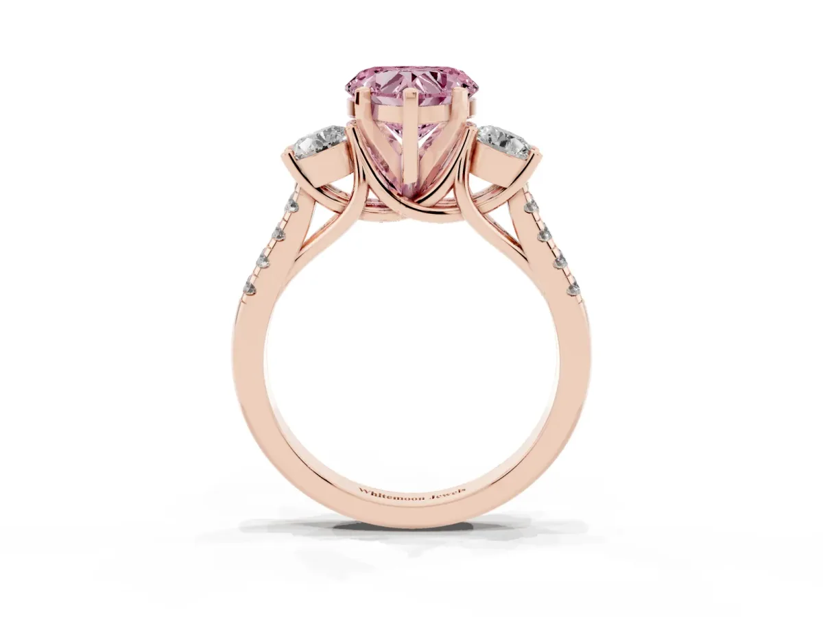 Fancy Pink Three-Stone Heart Cut Diamond Pavé Band with Four-Prong Setting Rose gold