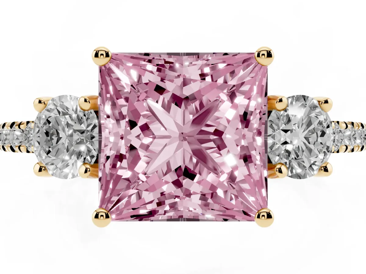 Fancy Pink Three-Stone Princess Cut Cut Diamond Pavé Band with Prong Setting Yellow gold